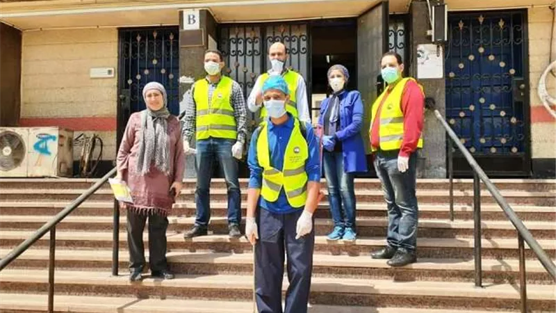 كلية الفنون التطبيقية بحلوان تتابع التعقيم لاستكمال تصنيع المستلزمات الطبية.. بالصور