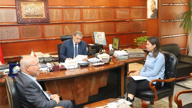 سعفان يتابع الإجراءات الاحترازية لـ 11500 عامل