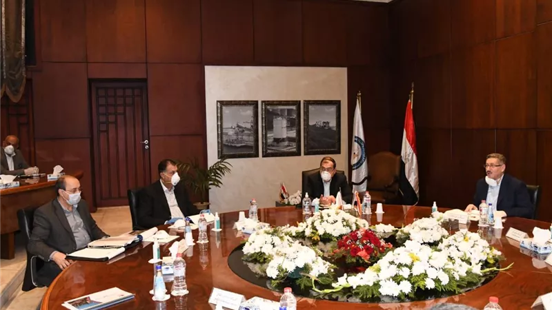 الملا: مراعاة التوزيع الجغرافى لمشروعات التكرير الجديدة لتلبية السوق المحلى