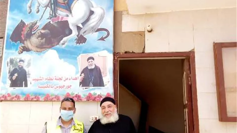 الأورمان توزع مساعدات غذائية على ألف أسرة بأسوان