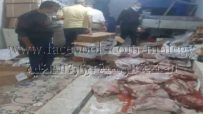 ضبط لحوم غير صالحة للإستهلاك ببدروم أحد العقارات فى أكتوبر