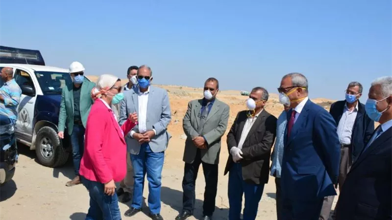 وزيرة البيئة ومحافظ القليوبية يتابعان سير العمل بمدفن العبور