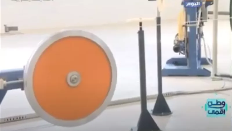مراحل اختبار كابلات الفايبر فى سرعات الإنترنت.. فيديو