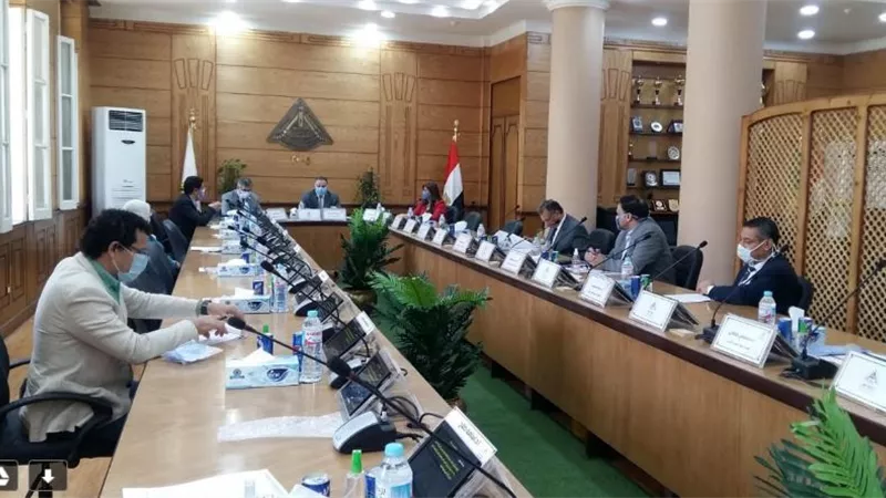 رئيس جامعة بنها:حريصون على مصلحة الطلاب ومستقبلهم