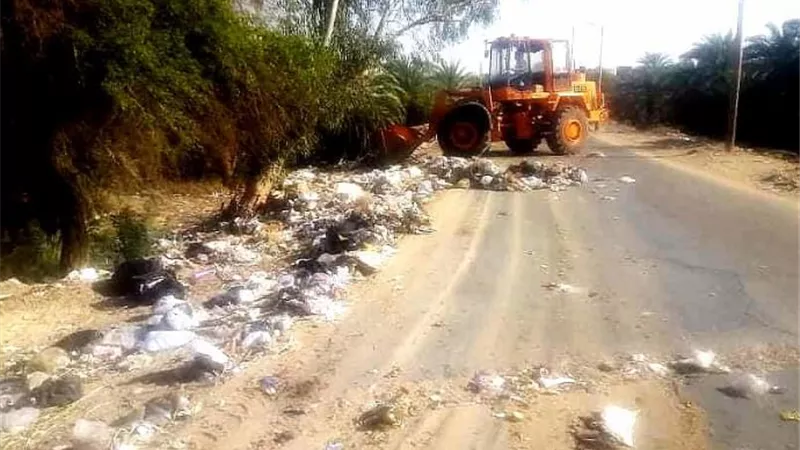 رفع القمامة والمخلفات الصلبة ضمن حملة نظافة بالسبط فى الوادى الجديد