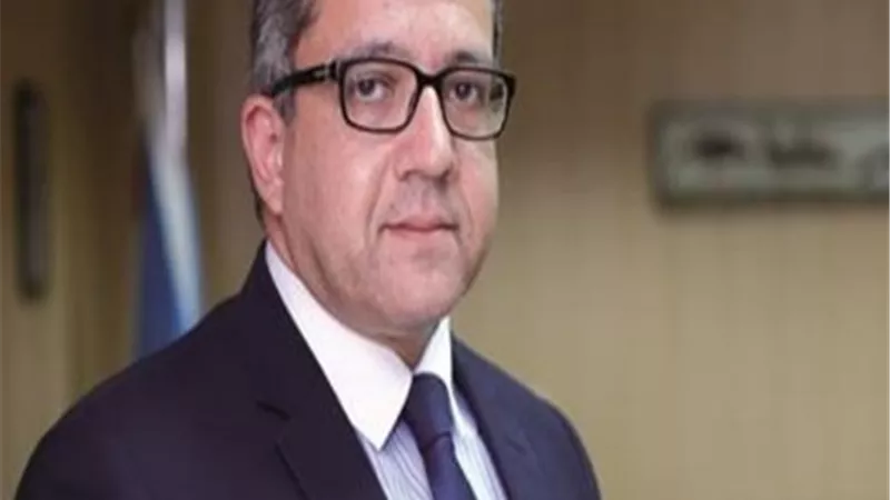 وزير السياحة: كشف أثري في سقارة وإضاءة الأهرامات باللون الأزرق تضامنا مع الأطباء.. فيديو