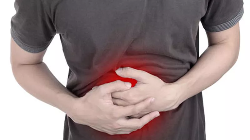 7 أعراض مشتركة بينهما.. كيف نفرق بين التسمم بالفسيخ وفيروس كورونا؟