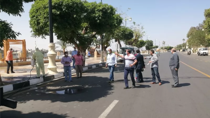 محافظ الأقصر يتابع أعمال إغلاق كورنيش النيل فى شم النسيم وأعمال تعقيمه وتطهيره