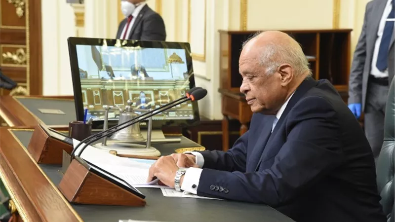 عبد العال :لابد من التوازن بين صحة المواطنين وعجلة الاقتصاد