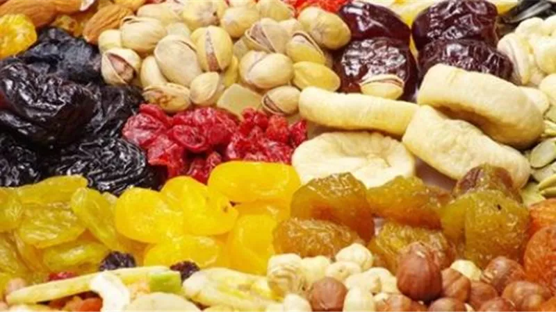 أقلهم القراصية.. إليك عدد السعرات الحرارية بالفواكه المجففة