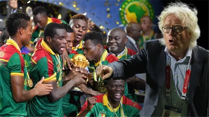 مدرب المنتخب الكاميرونى يكشف مفاوضاته مع الأهلى