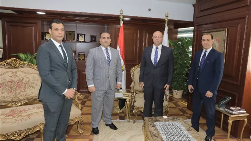 يتبرع بمليون جنيه لمبادرة بني سويف معاك لمجابهة الأزمات