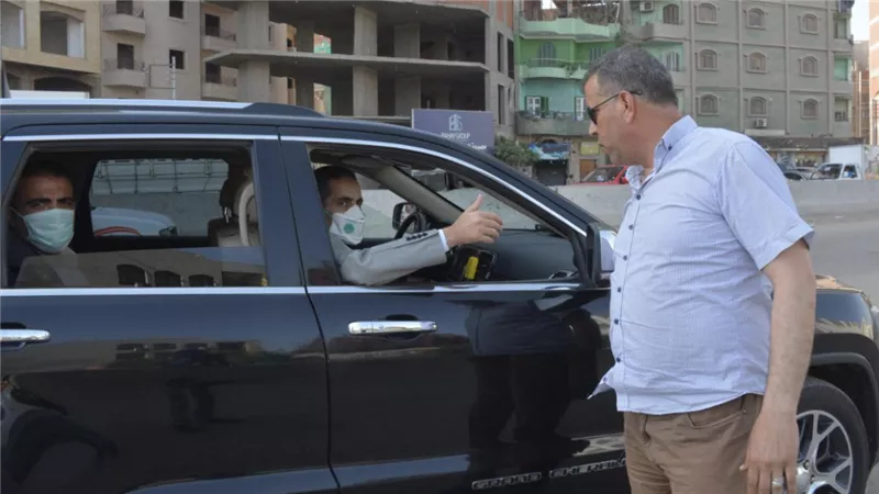 محافظ الغربية يتابع انتظام صرف المرتبات والمعاشات للمواطنين
