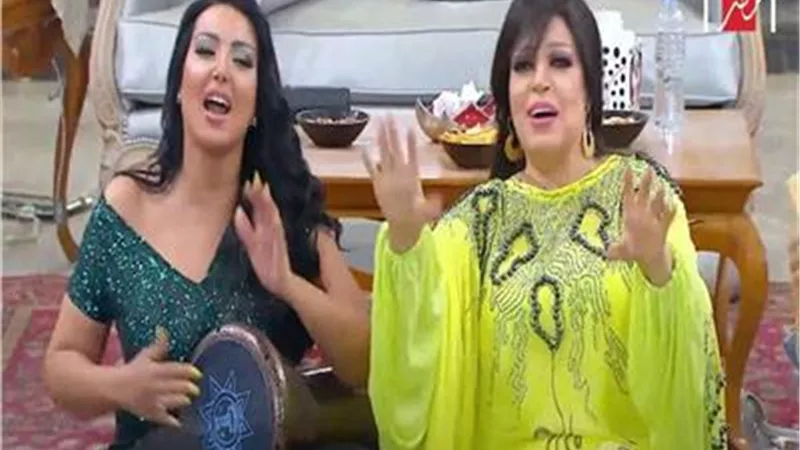 بالطبلة.. سمية الخشاب تغنى بلهجة المغربية 