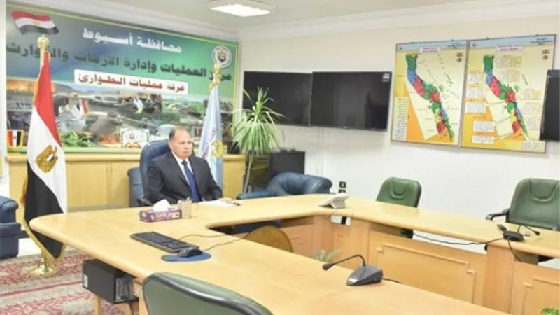 محافظ أسيوط يؤكد لرئيس الوزراء عبر الفيديو كونفرانس استعداد المحافظة لاستقبال شهر رمضان