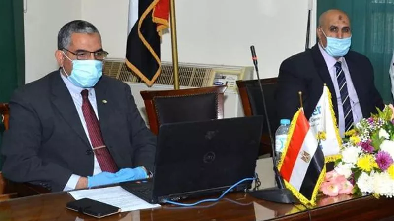 عبد العاطى يشهد حفل تخرج ١٩ متدربا ممثلين لسبعة دول من حوض النيل