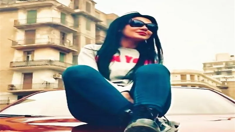 إطلالة ساحرة للفنانة منى ممدوح فى أحدث ظهور لها