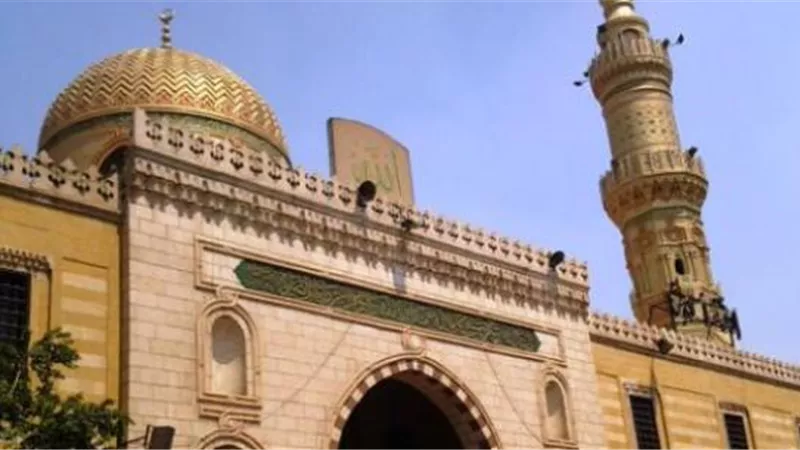 مسجد السيدة نفيسة .. حين تلتقى الروحانيات مع التاريخ