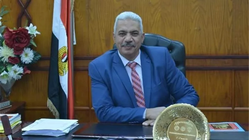 نائب رئيس الجامعة للوجه القبلي بأسيوط يهنئ الرئيس والقوات المسلحة و الشعب المصري بعيد تحرير سيناء