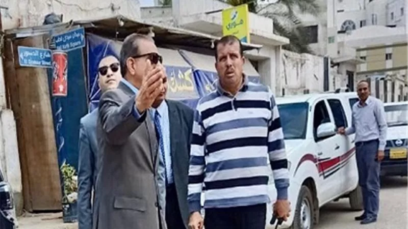 محافظ كفر الشيخ ونائبة في جولة بشوارع العاصمة