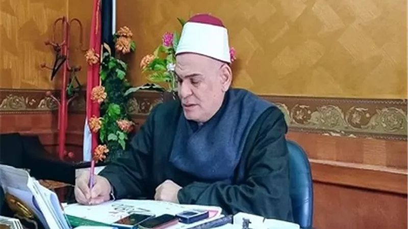 وكيل وزارة الأوقاف يجازى أئمة وعمال الحسينية لتركهم المساجد مغلقة بدون حراسة