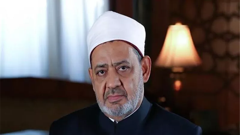 شيخ الأزهر: الاحتكارُ في زَمَنِ الأوبئةِ أشدُّ حُرمةً منه في الظُّروفِ العاديَّةِ