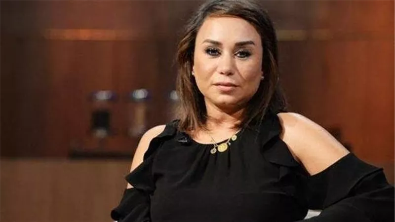 إنجى على تستضيف الثعلب حازم إمام فى برنامج فنان من البيت
