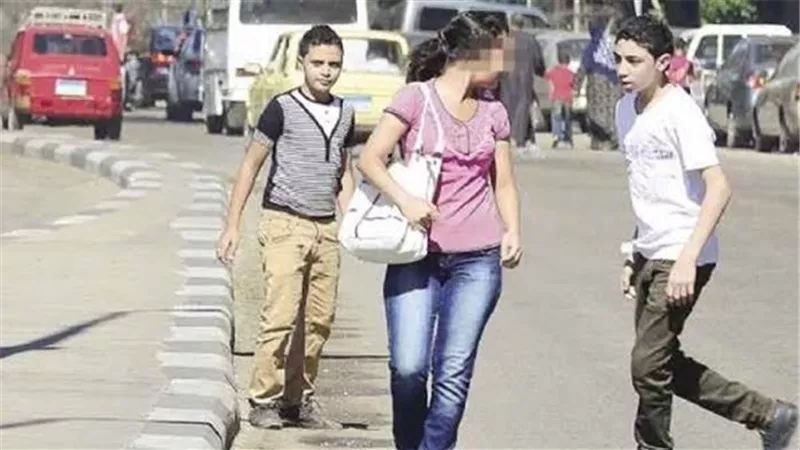 ضبط ٣طلاب ثانوي فني إتهمتهم طالبة بالاعدادي بالتحرش بها