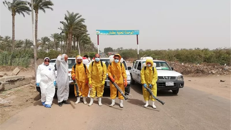 وكيل وزارة الصحة بالقليوبية يقود حملة لرش وتطهير طنان ورمادة