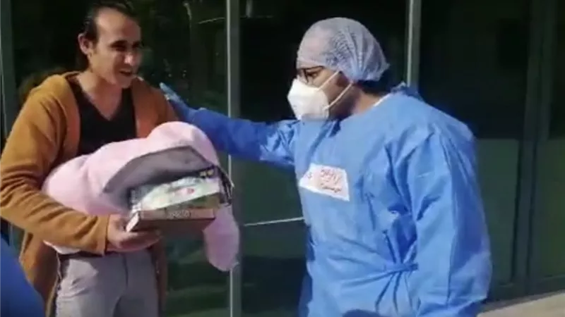 صحة الغربيه . خروج والد الطفل يامن اول مولود بمستشفي العزل بكفر الزيات بعد سلبية نتائجهم-صور