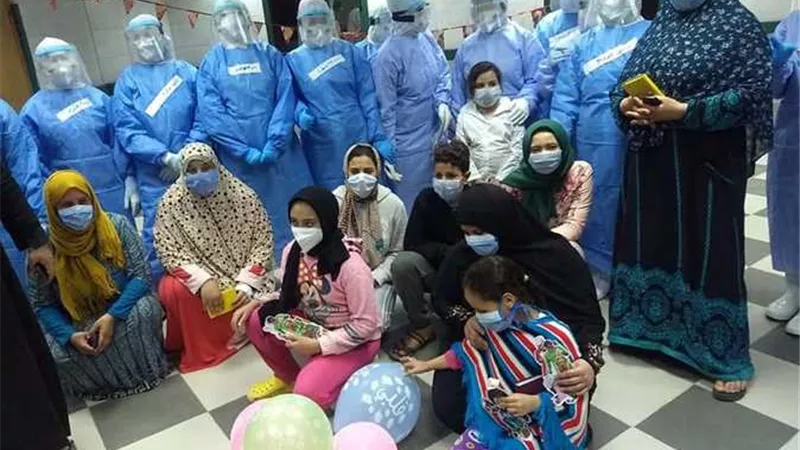 رمضان فى مستشفيات العزل .. فوانيس وبلالين واحتفالات السبوع للمواليد وحالات الشفاء.. بالصور والفيديو