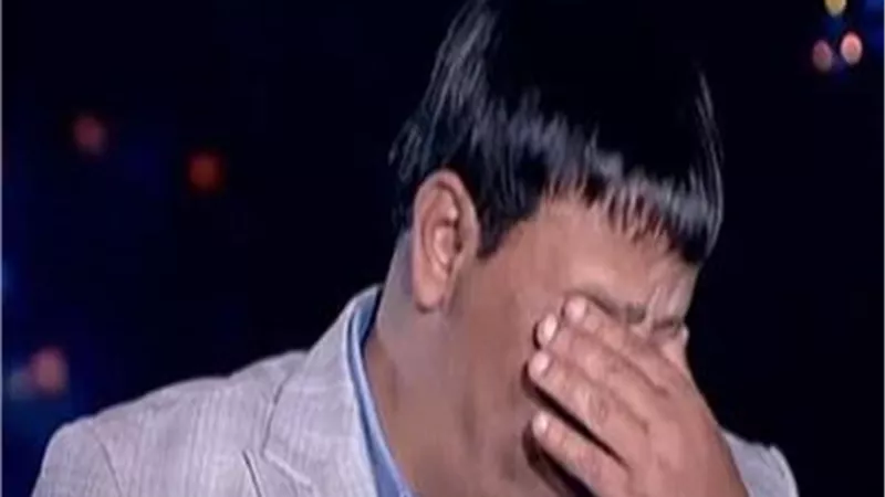 بكاء هستيرى لعبد الباسط حموده على الهواء بسبب سؤال ايناس الدغيدي
