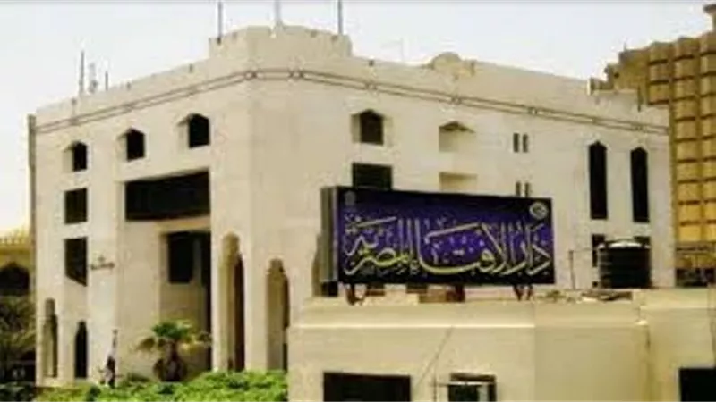 هل يُرَخَّصُ الفطر لمن يداوم على السفر نظرًا لطبيعة عمله؟