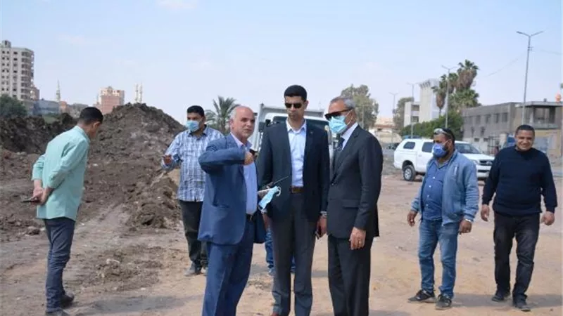 الهجان يتابع تطوير ورفع كفاءة تطوير الطرق بمسطرد وشركات البترول