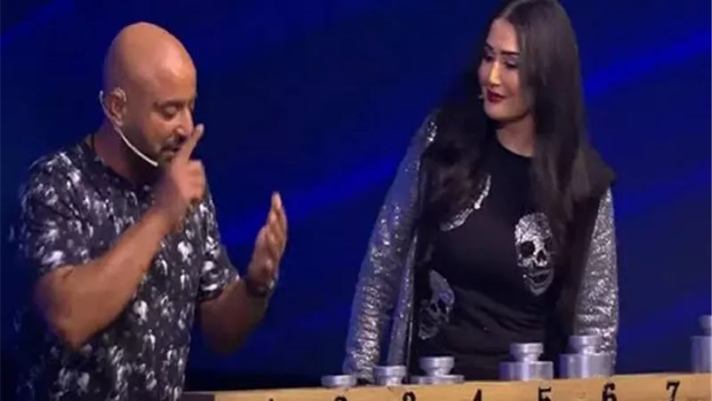 غادة عبد الرازق تحمل اوزان ثقيلة وتتفوق على السقا.. فيديو