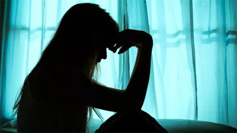 عزلوها في مدرسة بمفردها بسبب كورونا فتعرضت لاغتصاب جماعي