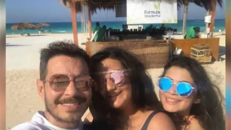 شاهد .. ماذا قالت ملك زاهر لوالدها الفنان احمد زاهر فى عيد ميلاده .. صور