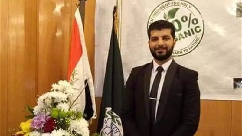 احمد حمدى الشوادفي صوت متميز فى تلاوة القرآن الكريم.. فيديو