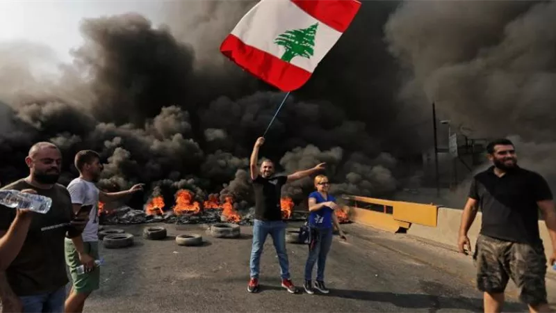 لليوم الثانى على التوالى ..صدامات متكررة بين الجيش اللبناني والمحتجين