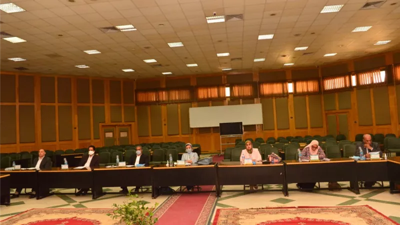اجتماع مجلس جامعة أسيوط حول ملامح استكمال العام الجامعي وإجراء امتحانات نهاية العام