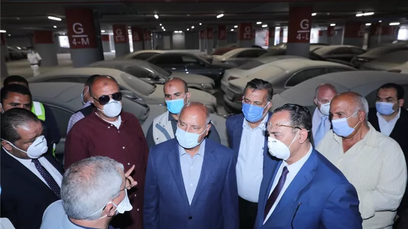 وزير النقل يشهد بدء التشغيل التجريبي للجراج متعدد الطوابق بميناء الإسكندرية..صور