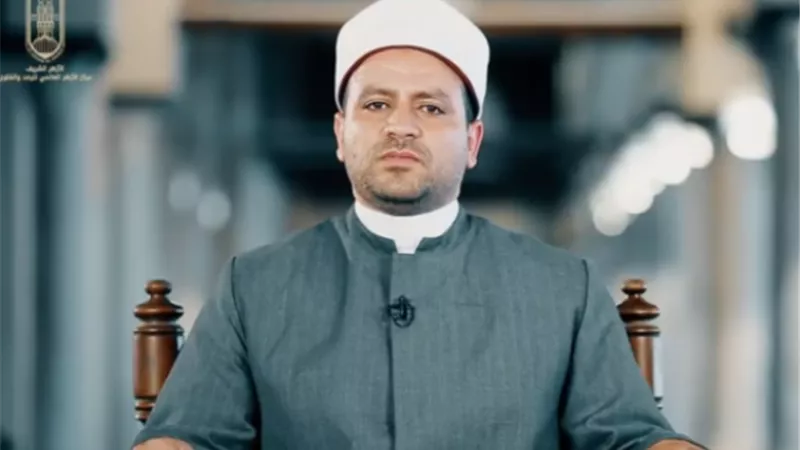 حكم إجبار الأطفال على الصيام في رمضان.. فيديو