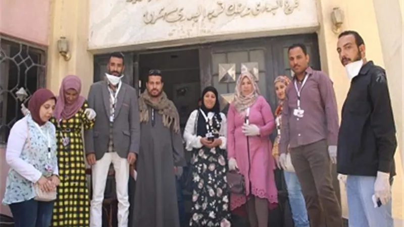 الشعب الجمهوري يوزع الكحول والكمامات على أصحاب المعاشات بمركز البداري
