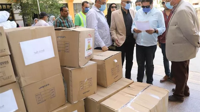 نهضة بني سويف تهدى أجهزة تحاليل وأشعة ومستلزمات طبية