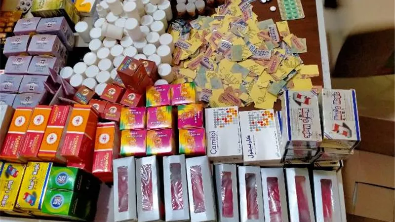 ضبط منشطات وأدوية مهربة بسيارة طبيب مشهور وغلق عيادته غير المرخصة بالزقازيق