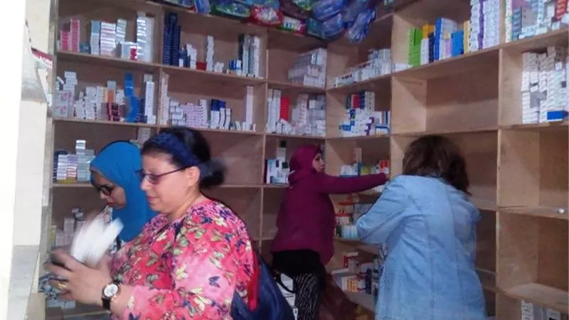 ضبط مخزن سرى للأدوية المسروقة من وزارة الصحة بعشة فى أسيوط.. بالصور