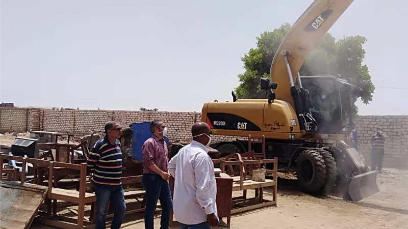 النائب المحافظ يترأس حملة لتنفيذ قرارات إزالة بقرى ومركز أسيوط