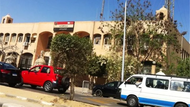تفاصيل القبض على رجل أعمال وراقصة فى القاهرة الجديدة.. بالصور