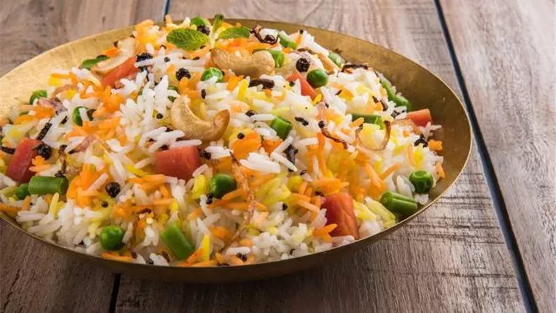 أرز بسمتي بالكاري والخضراوات