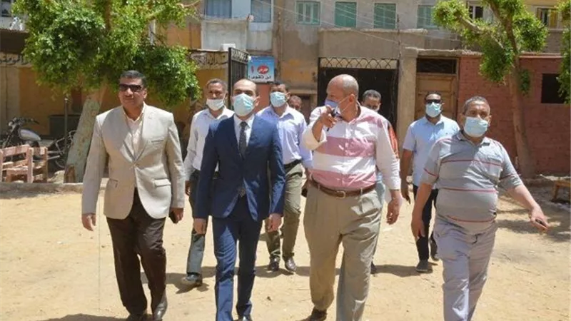 نائب محافظ سوهاج يتفقد مشروعات المبادرة الرئاسية حياة كريمة بالمراغة.صور